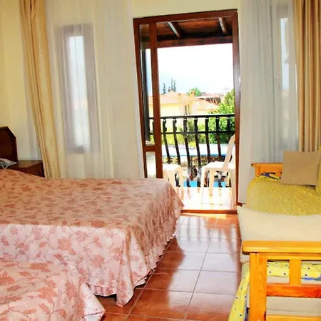 Magic Tulip Hotel 3*